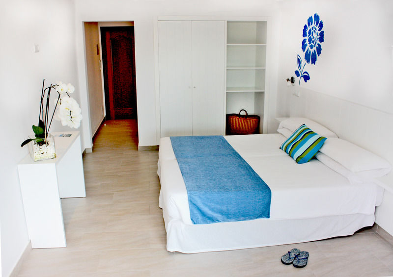 Hostal Xuroy Cala Alcaufar Exteriér fotografie